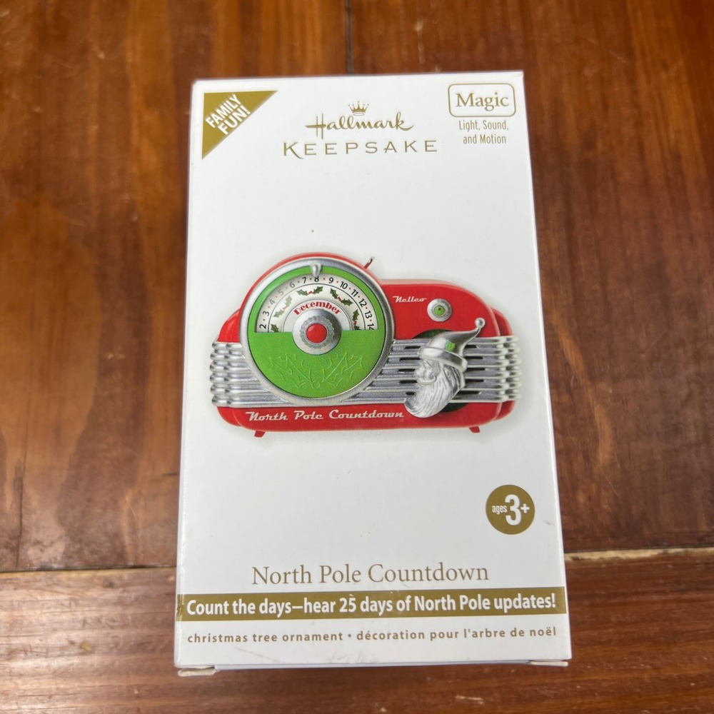 2012 Hallmark Keepsake North Pole Countdown Magic Radio Ornament QXG4964
